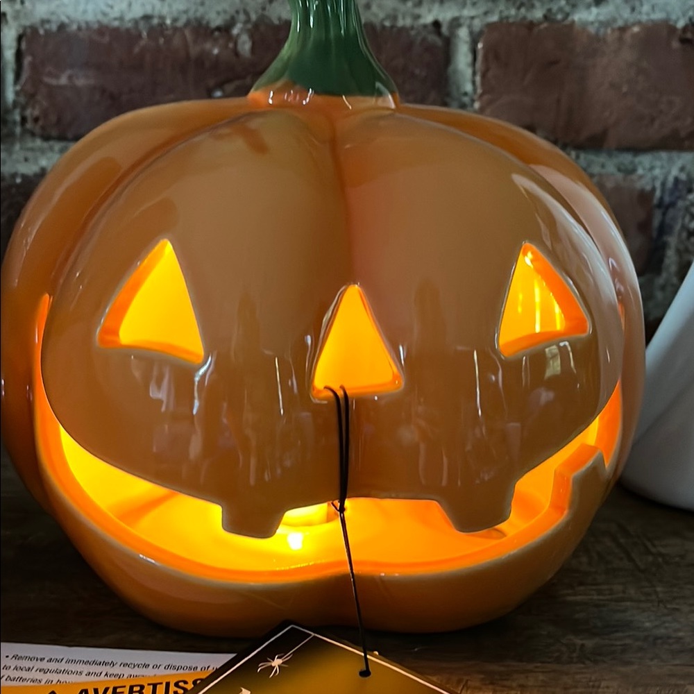 Martha Stewart White and Orange Halloween Decor Accents - Picture 5 of 7